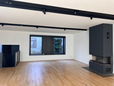 Grand loft moderne et lumineux à louer – idéal pour shootings, ateliers ou événements bien-être
